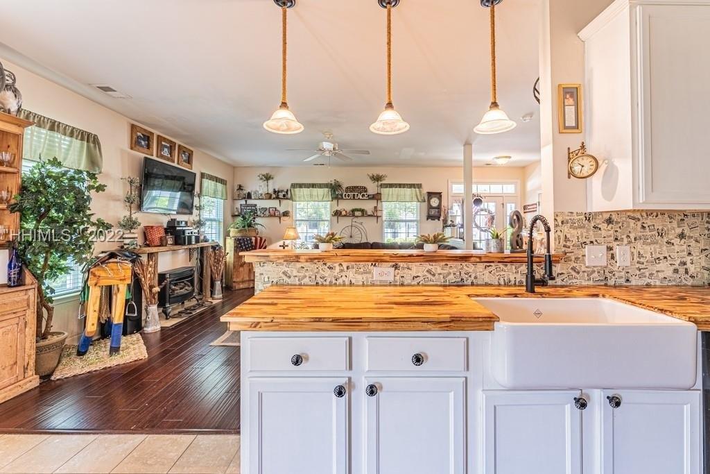 Honey Locust Ave, Bluffton, SC 29910