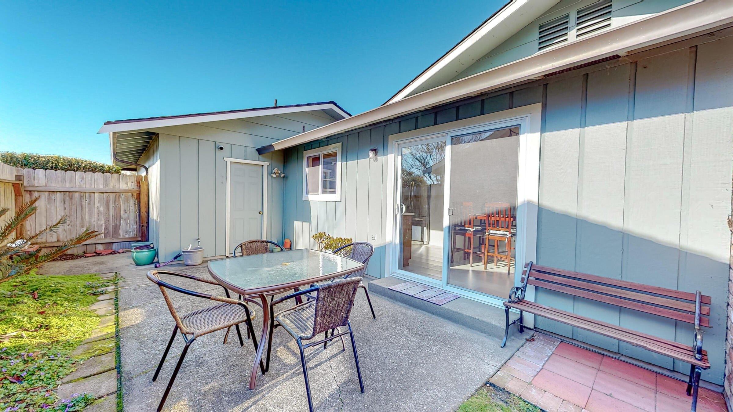 Zelia Ct, Arcata, CA 95521