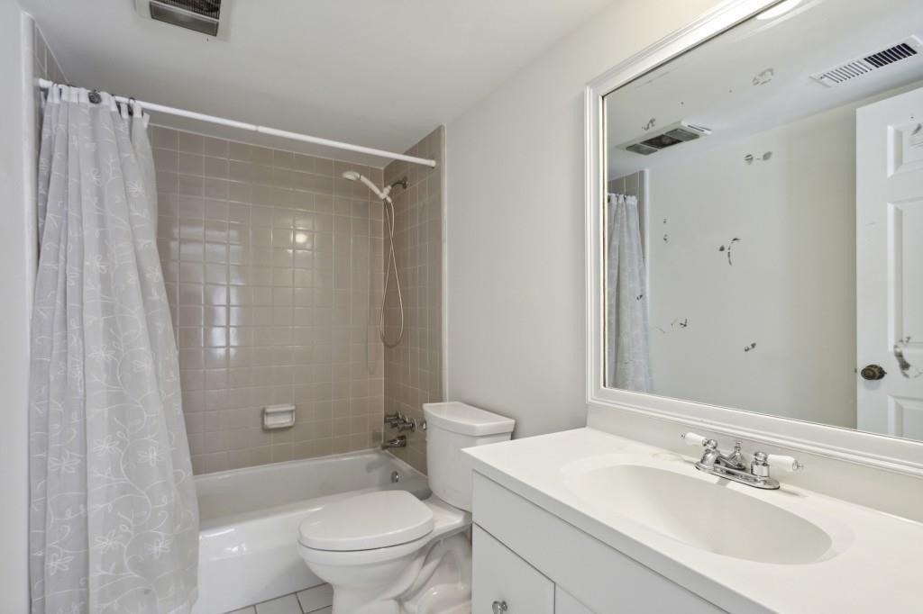 Ivy Gates Ne, Atlanta, GA 30342
