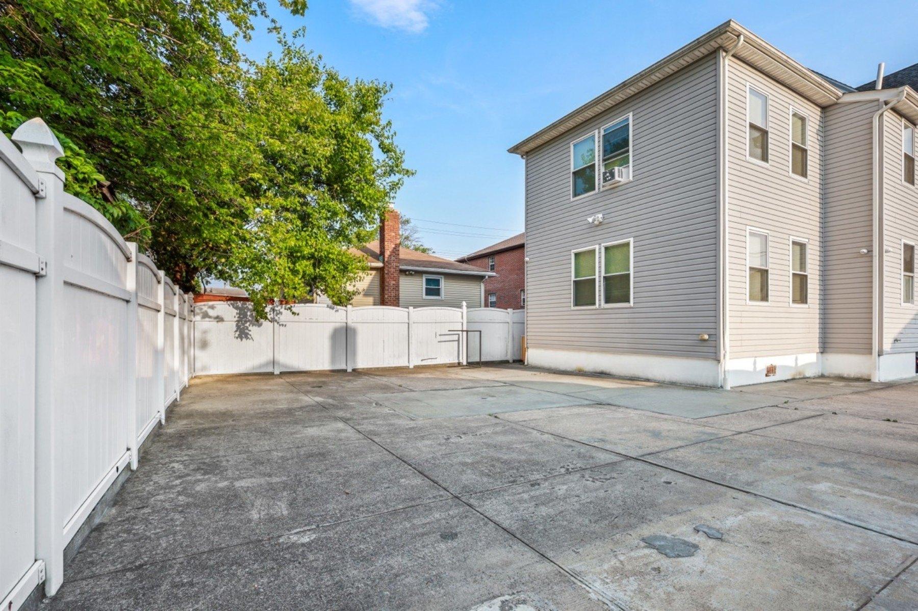 146th Ave, Springfield Gardens, NY 11413