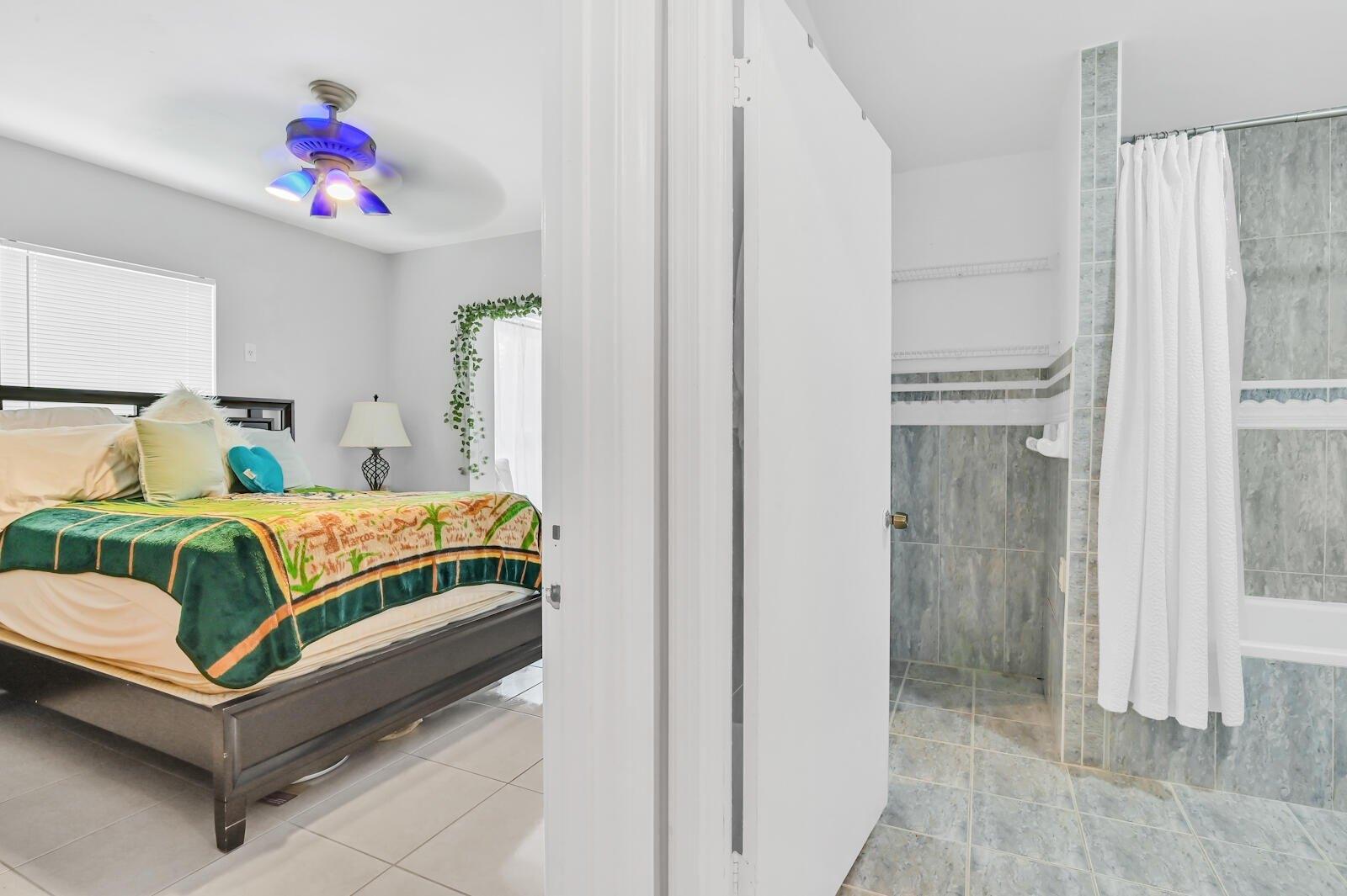 Avenida Hermosa, West Palm Beach, FL 33405