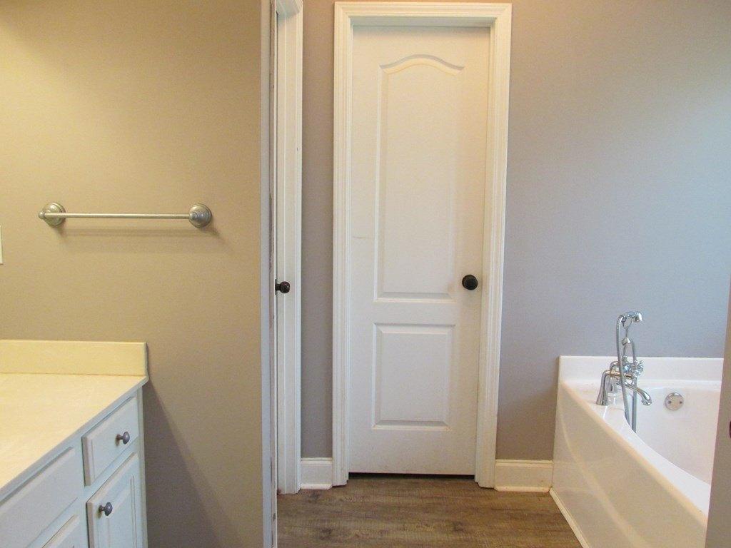 Persimmon Ln Nw, Milledgeville, GA 31061