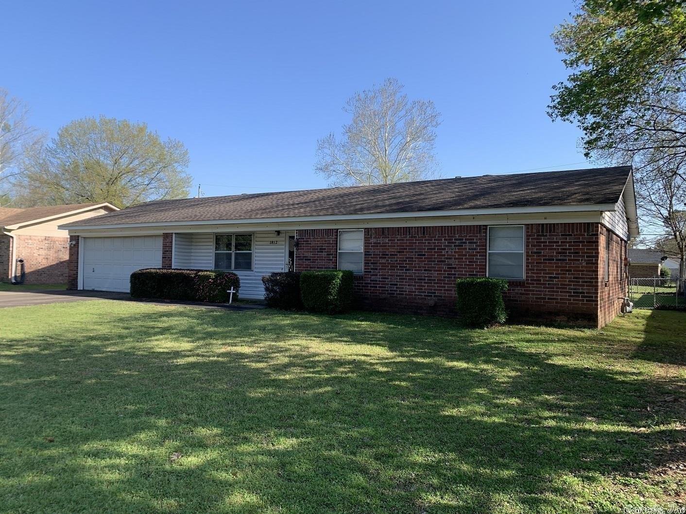 E 12th St, Russellville, AR 72802