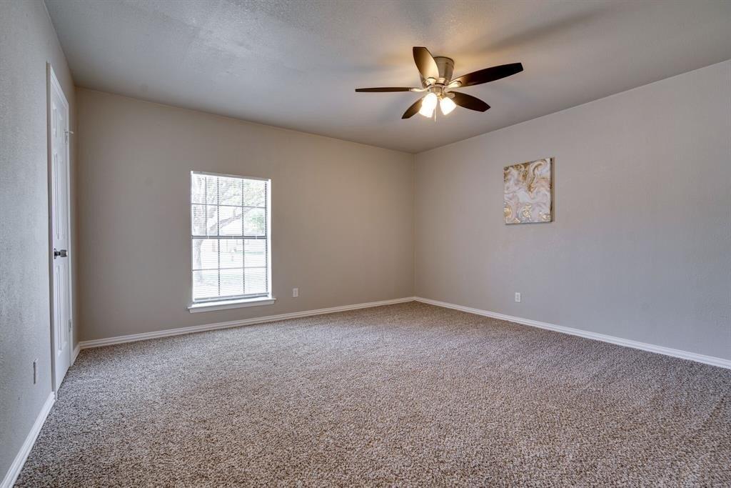 Cole Ave, Saginaw, TX 76179