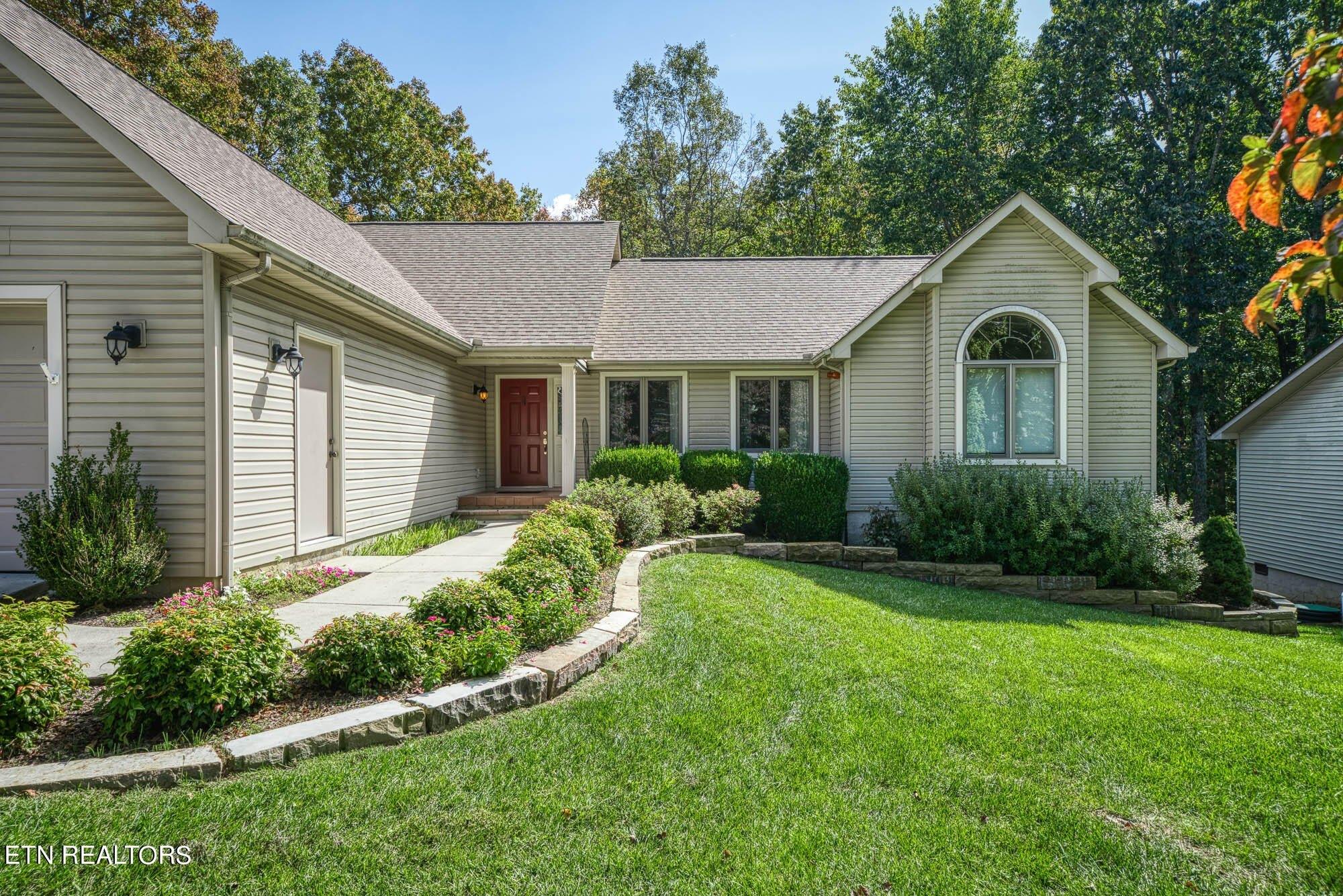 Amherst Ln, Crossville, TN 38558