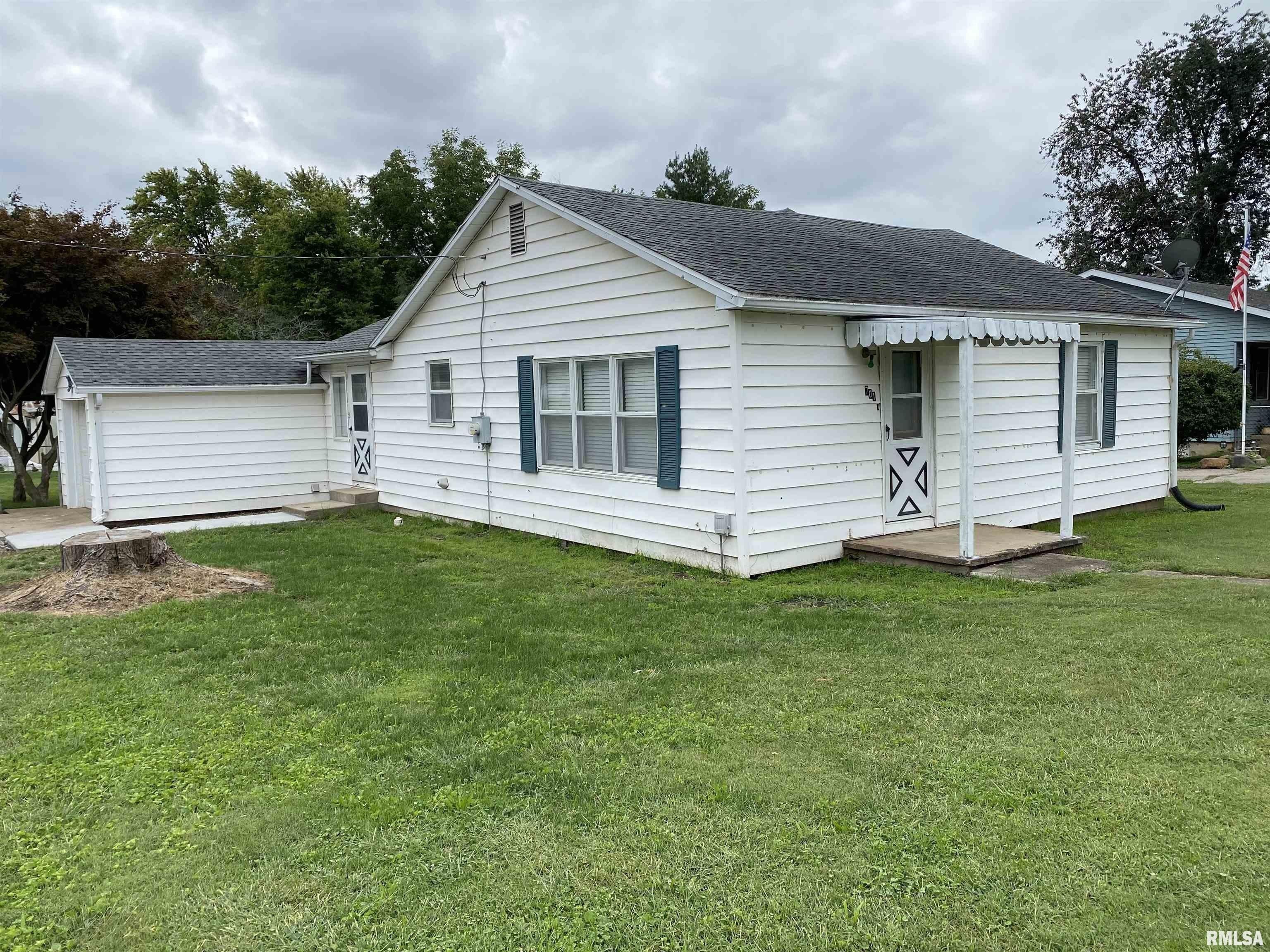 W Vine St, Edinburg, IL 62531