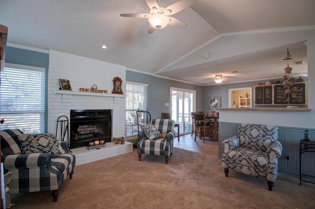 Seminole Dr, Gainesville, TX 76240