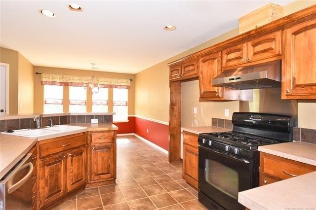 S 217th East Ave, Broken Arrow, OK 74014