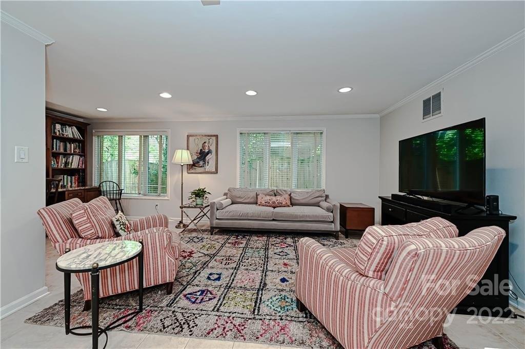 Fairfax Dr, Charlotte, NC 28209