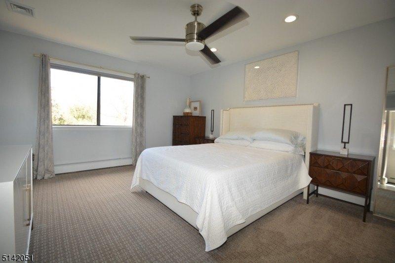 Powderhorn Dr, Rockaway, NJ 07866