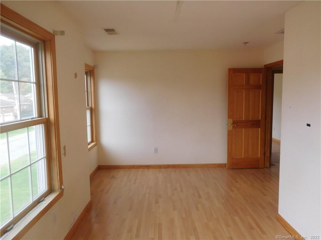Folino Dr, Bridgeport, CT 06606