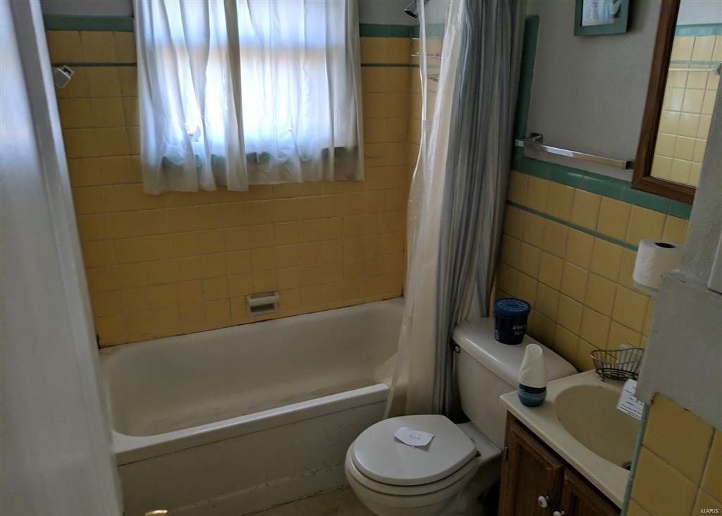 Adams St, Granite City, IL 62040