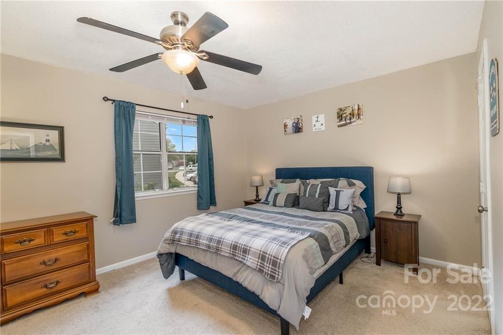 Nagy Ct, Macomb, MI 48044