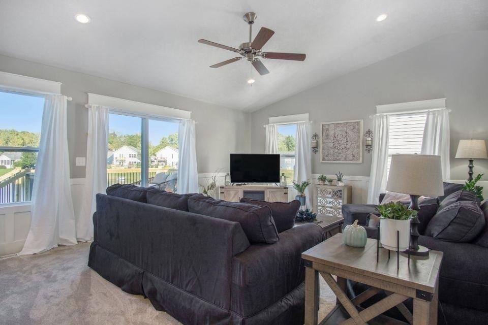 E Karen Ct, Stevensville, MI 49127