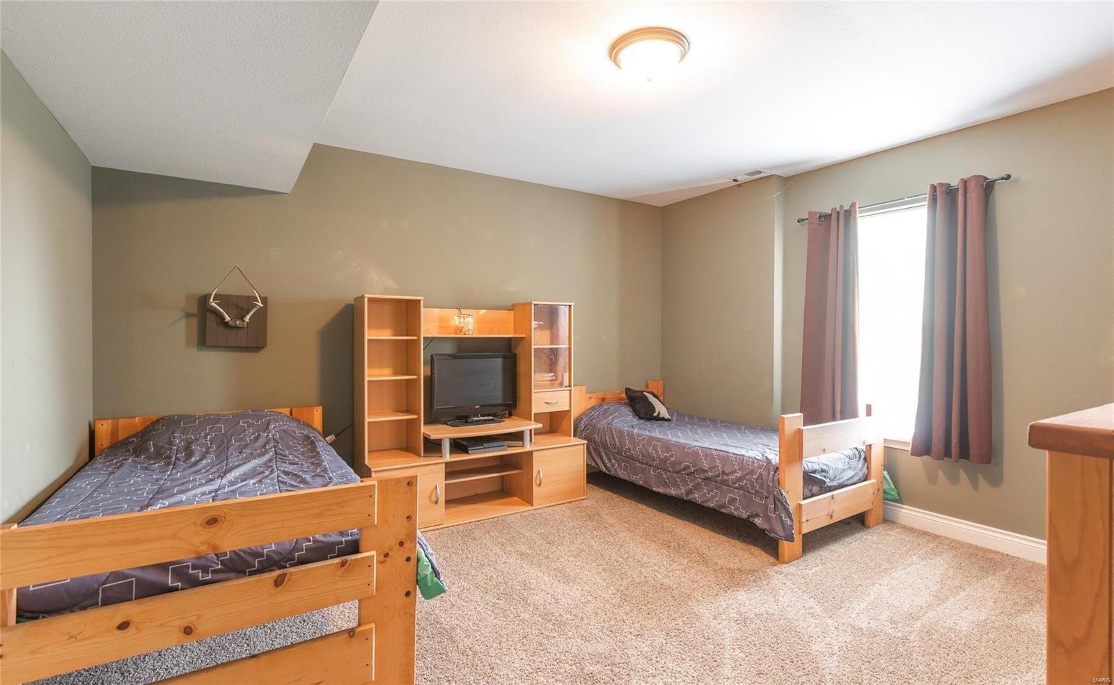 Lannigan Rd, Waynesville, MO 65583