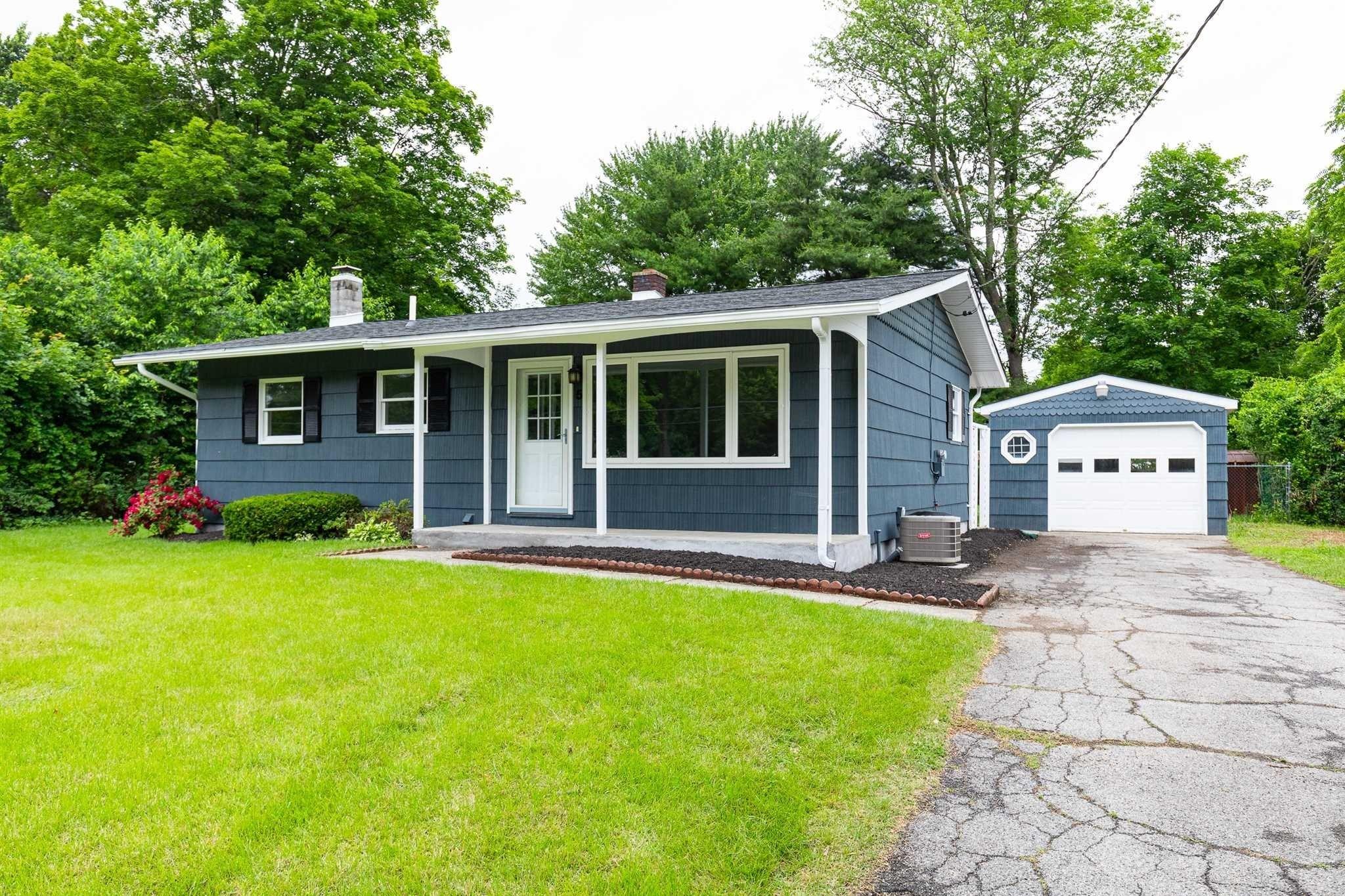 Sycamore Dr, Hyde Park, NY 12538
