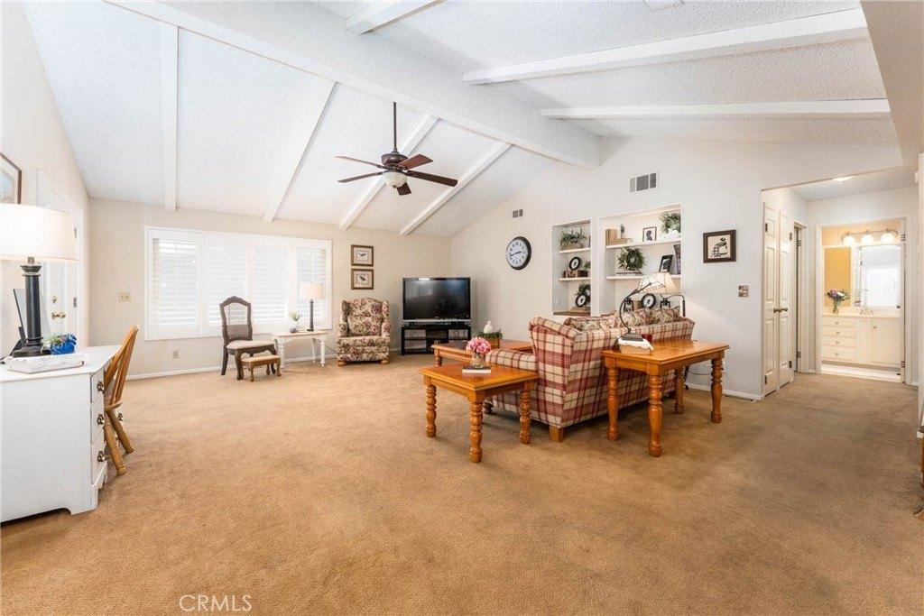 Wood Lk, Santa Ana, CA 92705