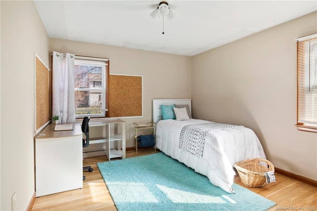 Redwood St, Enfield, CT 06082