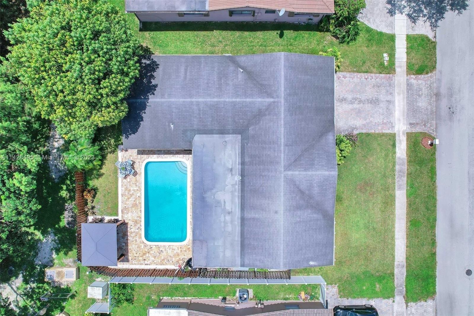 Nw 2nd Ct, Plantation, FL 33324