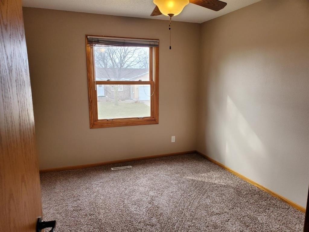 Douglas Ct, Marion, IA 52302