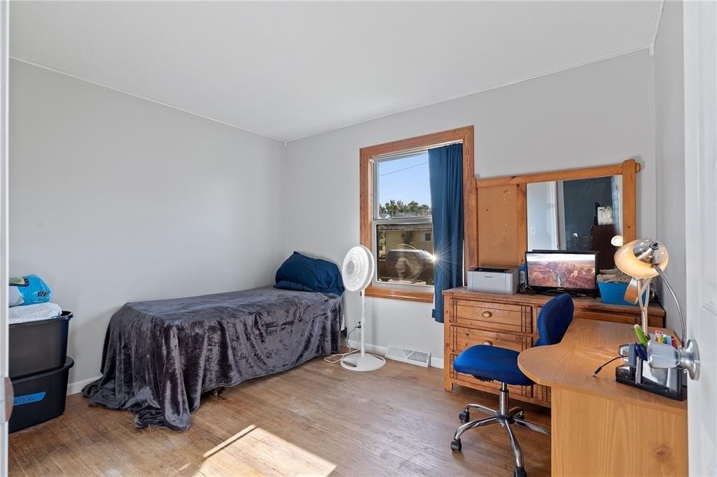 Mayberry Dr Nw, Cedar Rapids, IA 52405