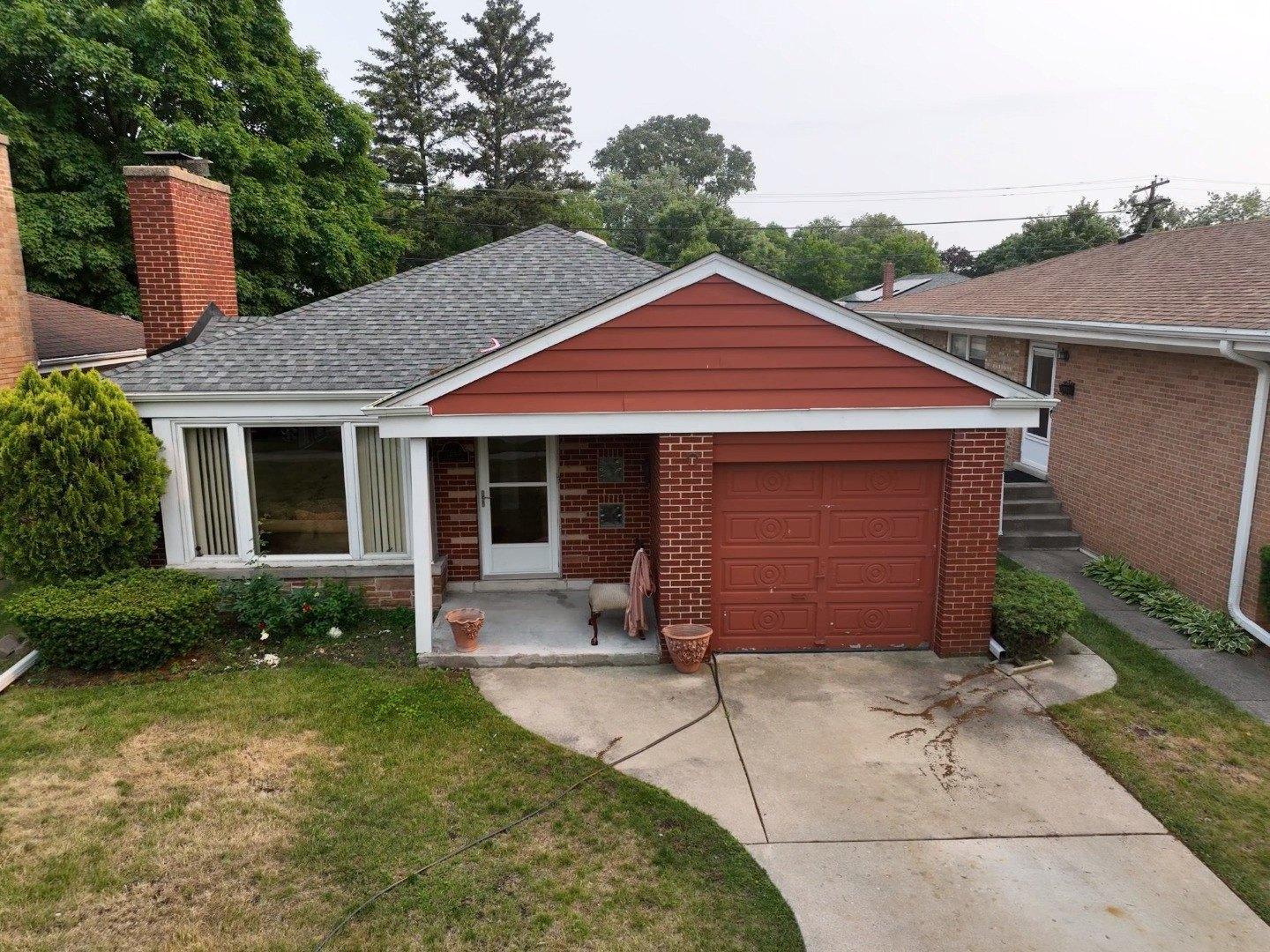 Suffield Ct, Skokie, IL 60077