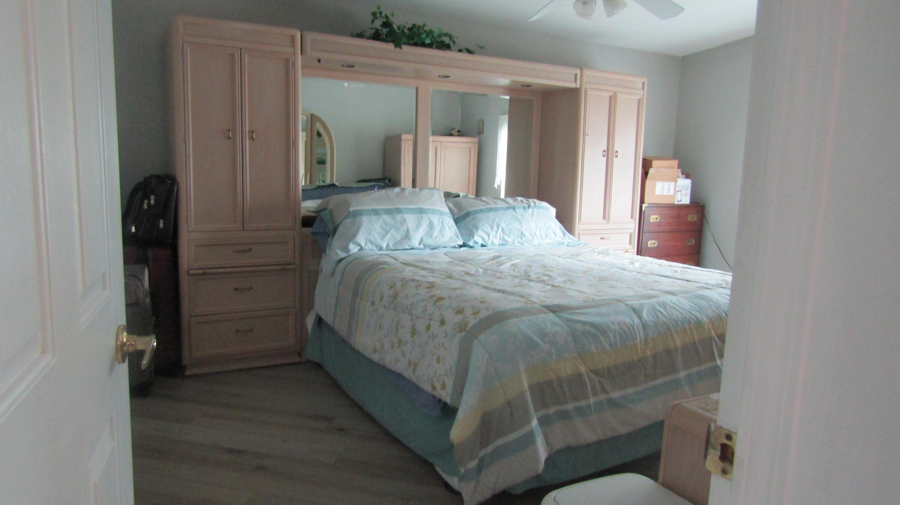 Long Dr, Port Saint Lucie, FL 34952