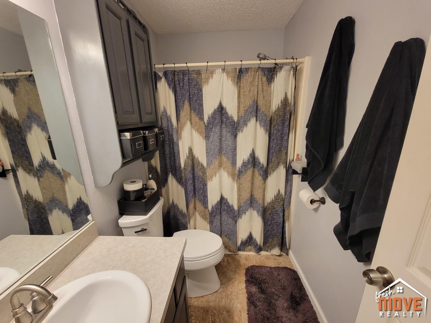 N Belmont Pl, Garden City, KS 67846