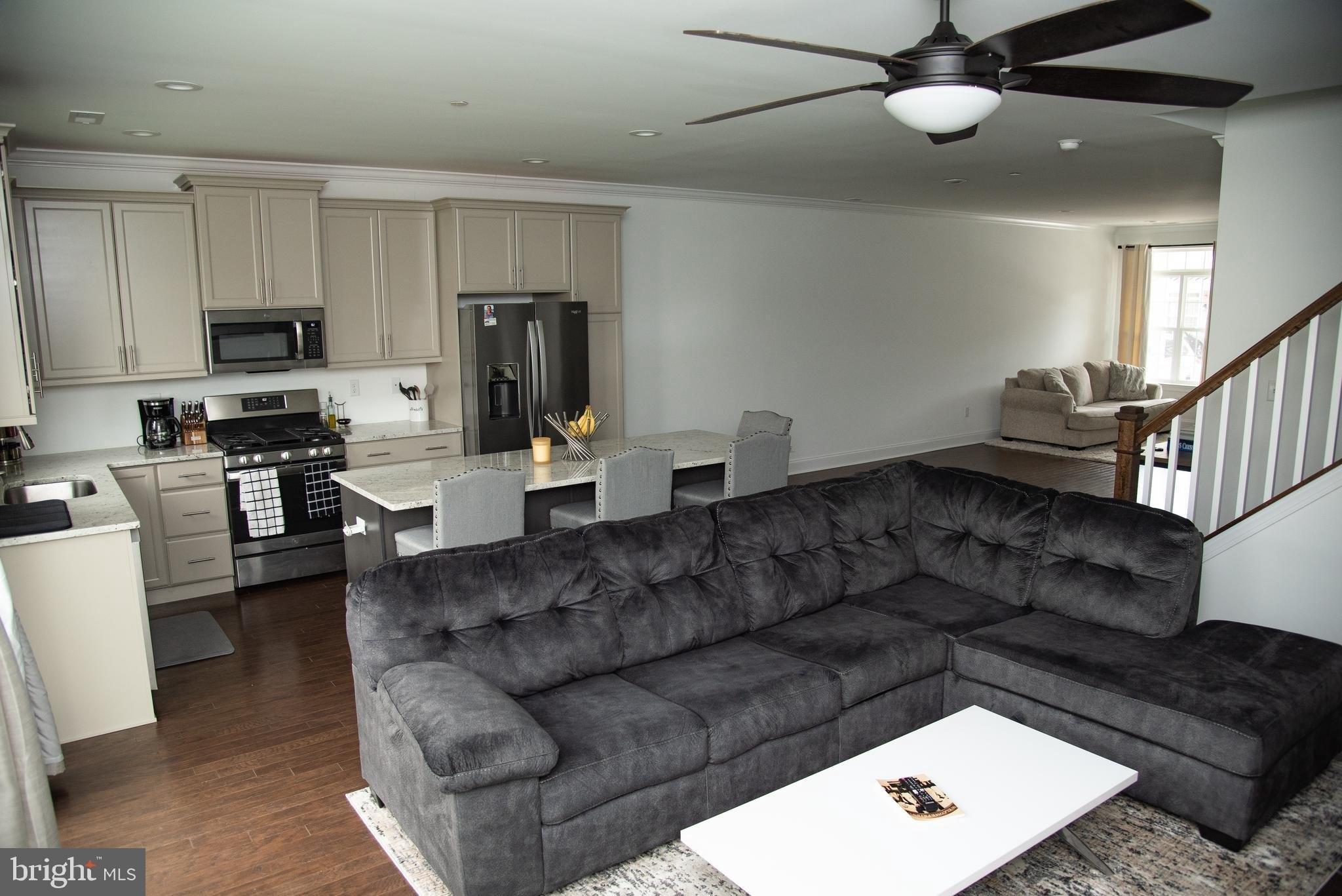 River View Cir, Bristol, PA 19007
