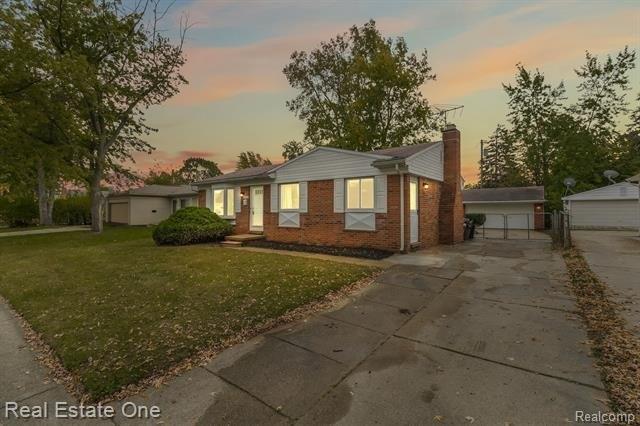 Lynn Dr, Romulus, MI 48174