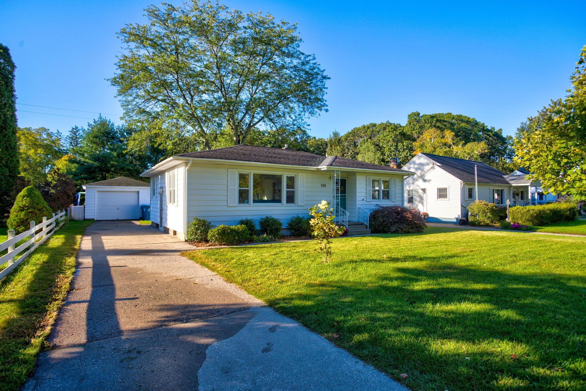 Fleser Ct, Spring Lake, MI 49456