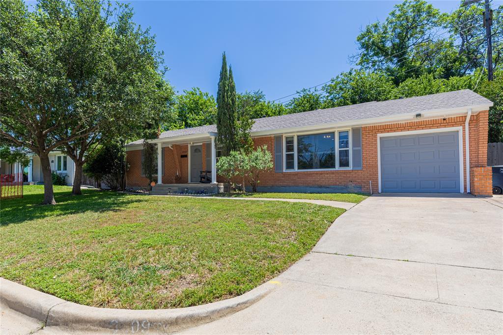 Rogers Ave, Fort Worth, TX 76109