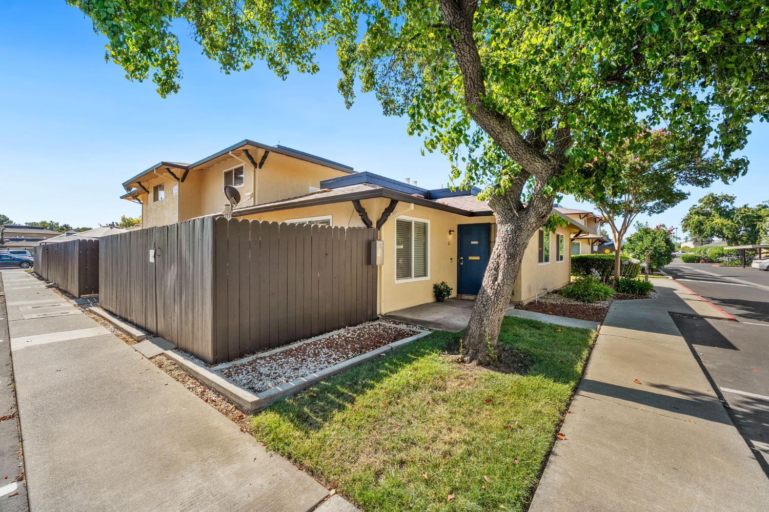 W Elliot St, Woodland, CA 95695