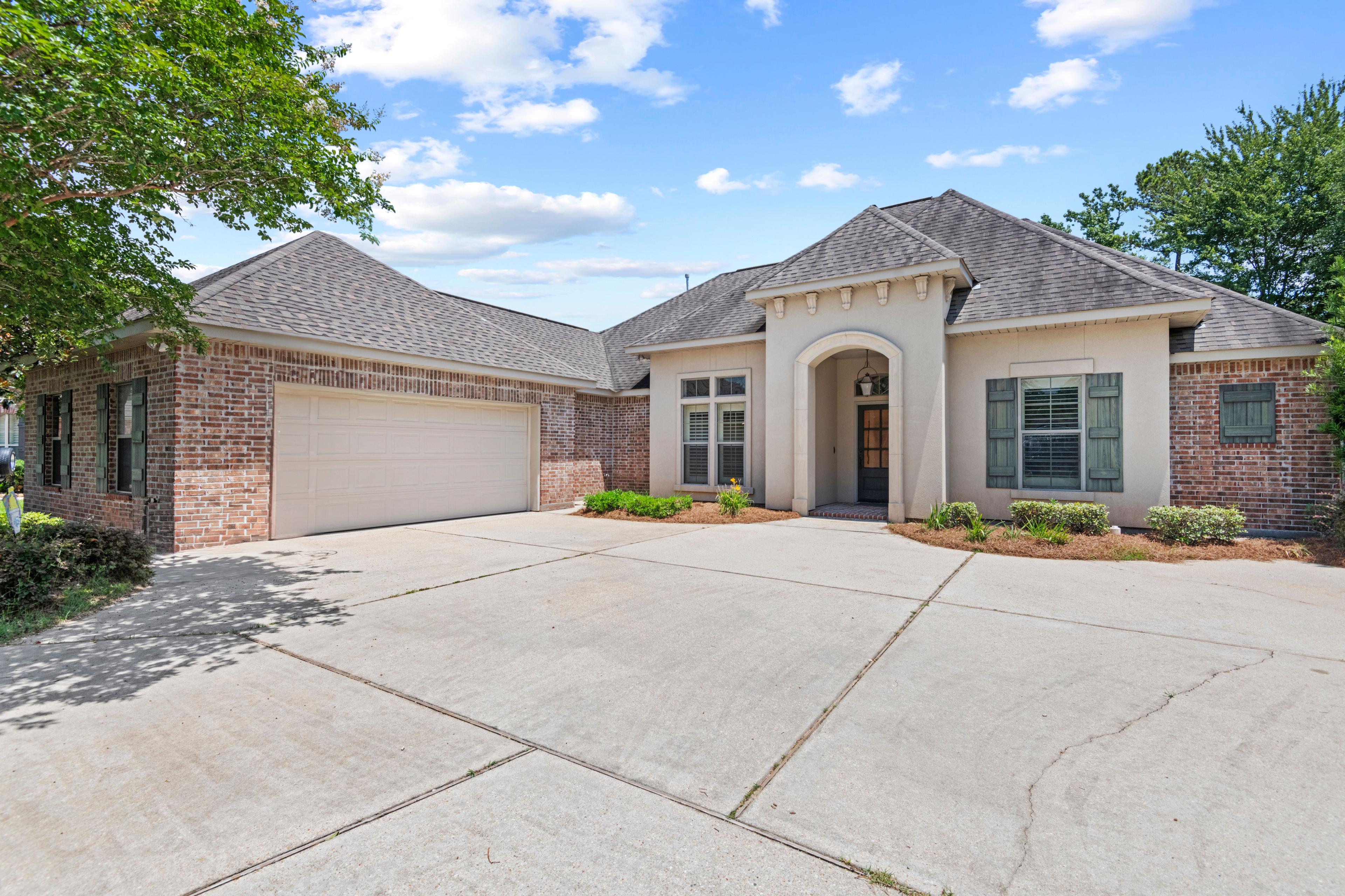 Rue De Fontaine, Covington, LA 70433