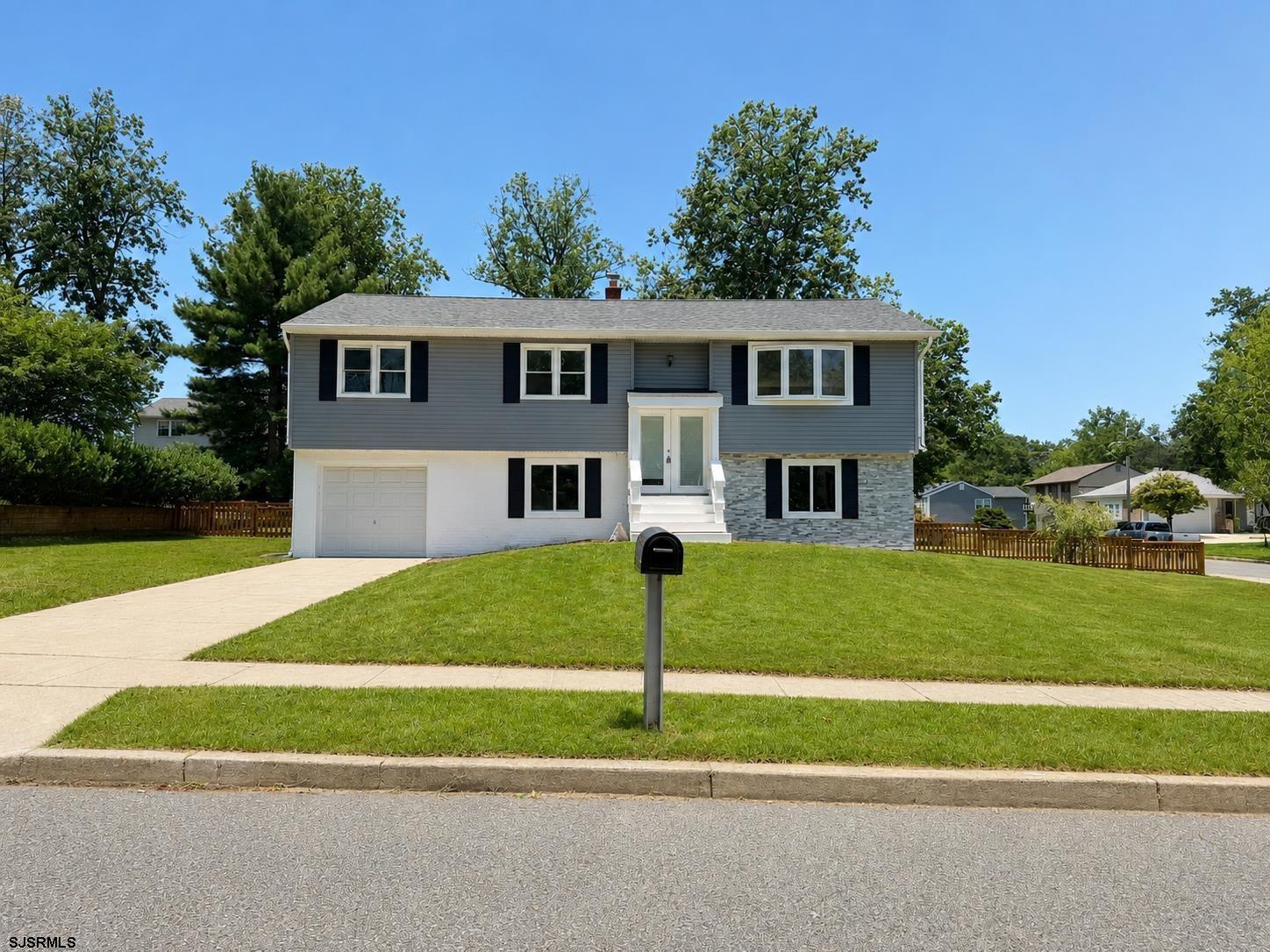 Beechwood St, Blackwood, NJ 08012