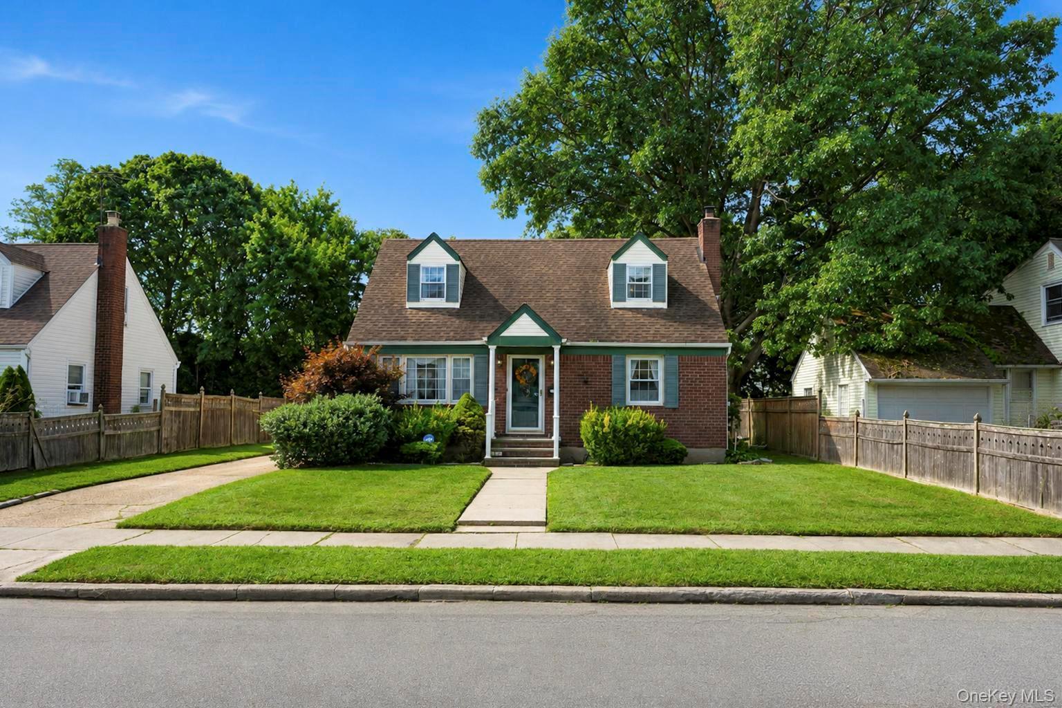 Maple Dr, Amityville, NY 11701