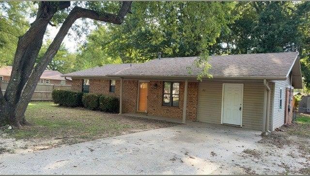 S Locust St, Farmington, AR 72730
