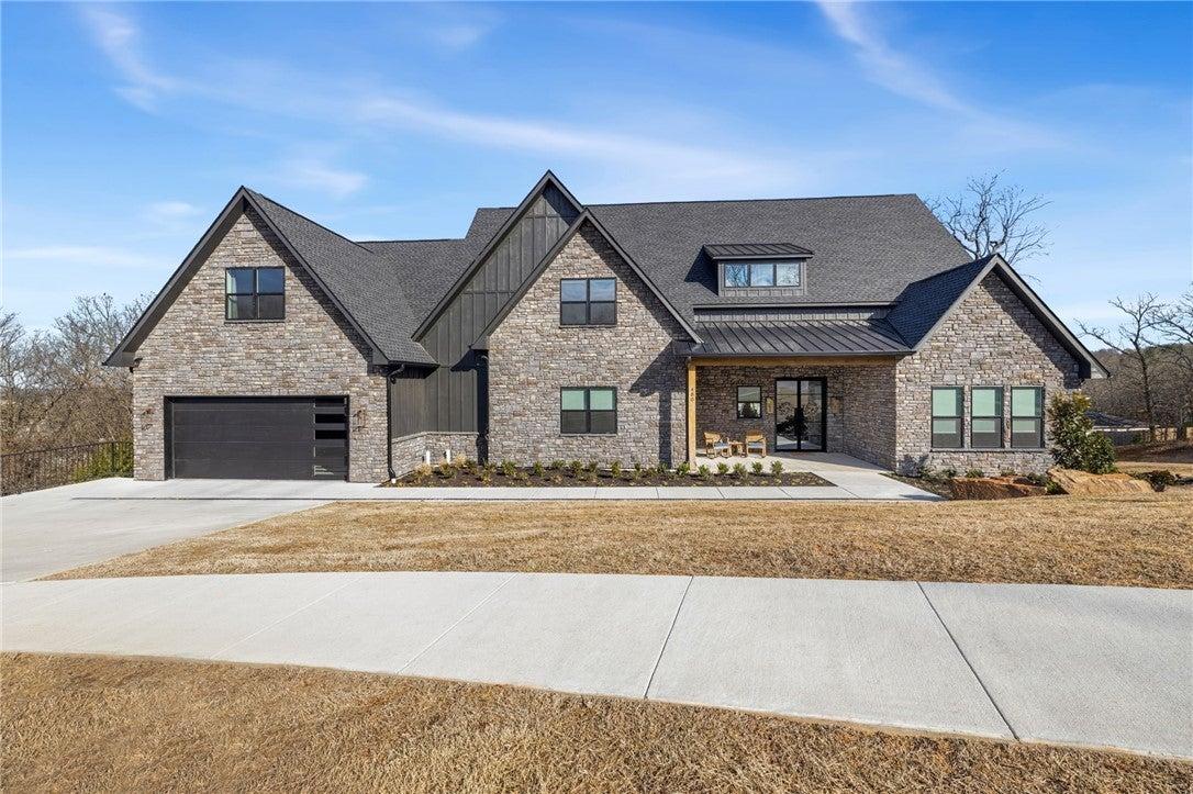 E Ozark View Dr, Fayetteville, AR 72703