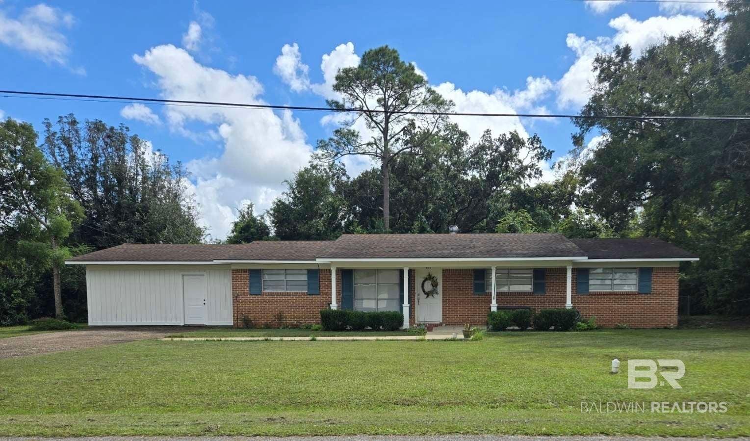 W Berry Ave, Foley, AL 36535