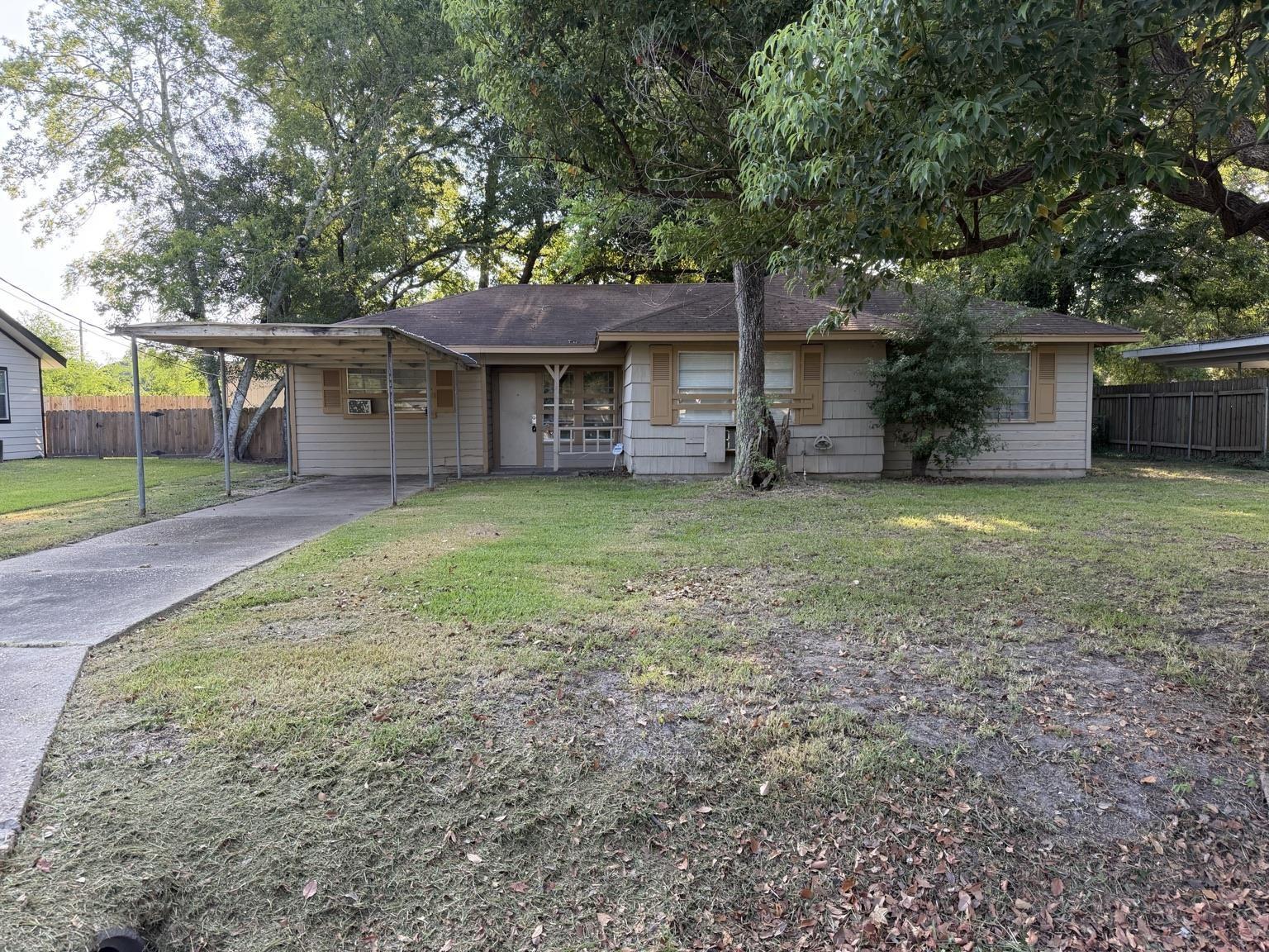 11th St, Orange, TX 77630