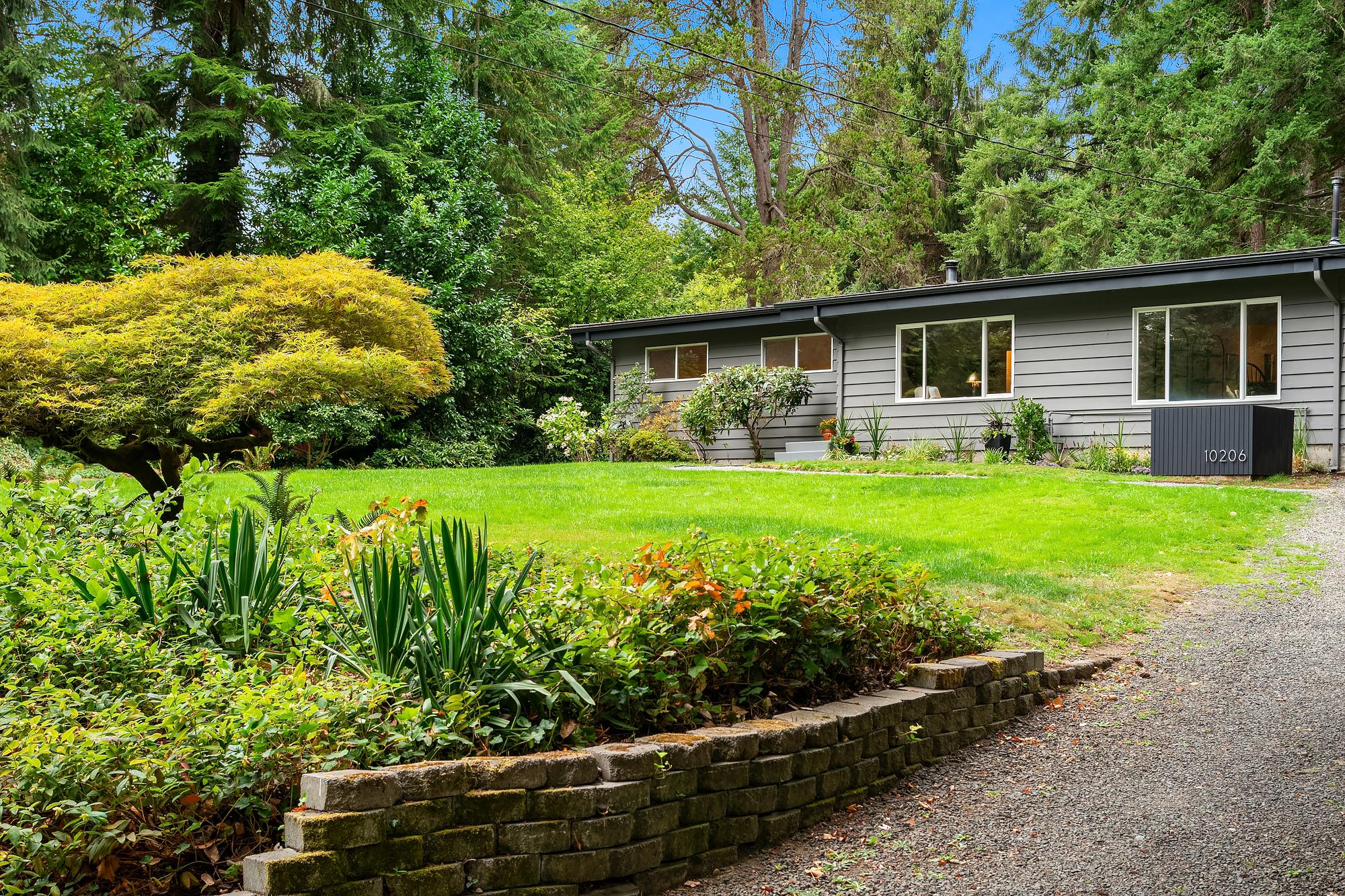 Sw Quartermaster Dr, Vashon, WA 98070