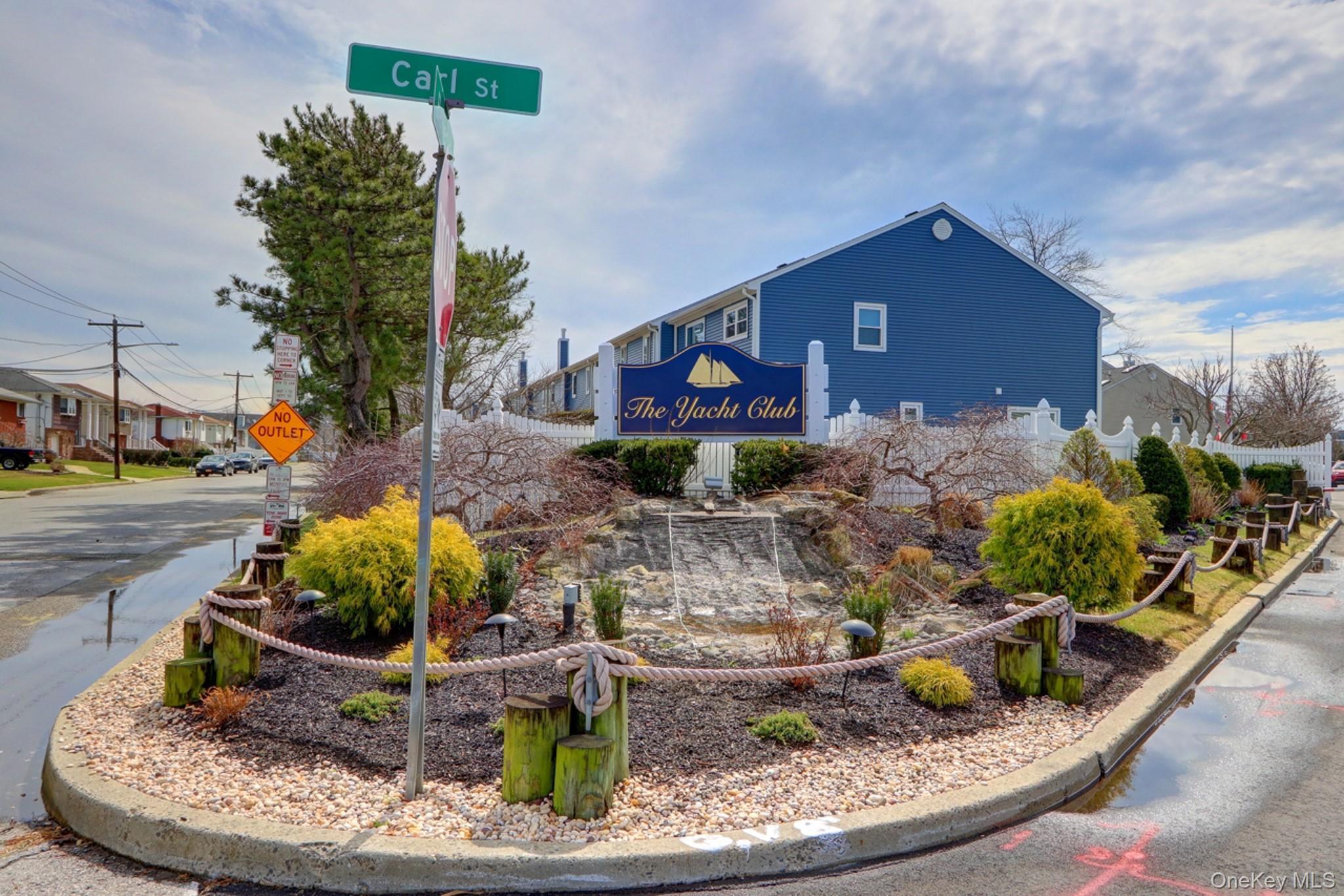 Baker Ct, Island Park, NY 11558