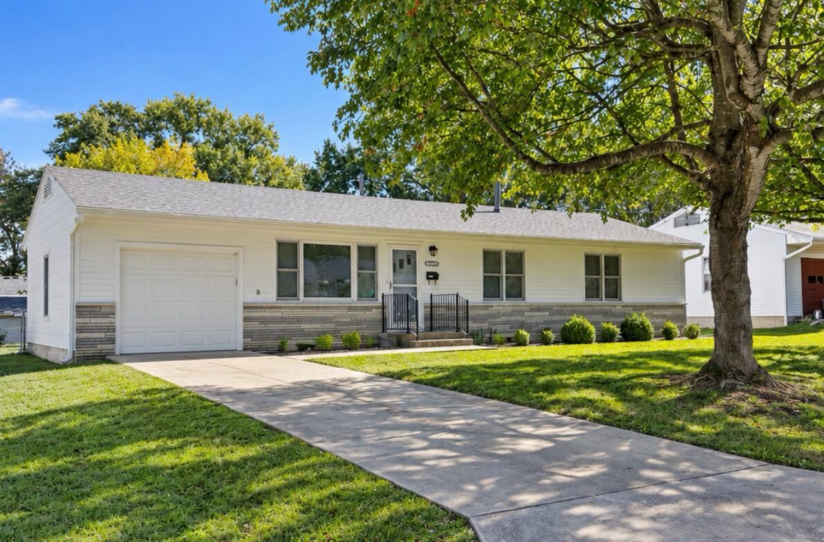 S Forest Ln, Republic, MO 65738