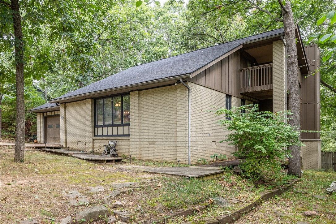 E Oaks Manor Dr, Fayetteville, AR 72703