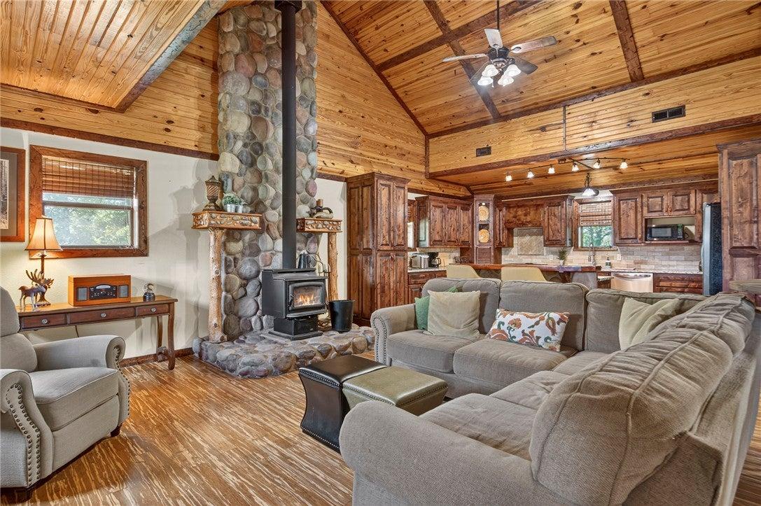 Gates Ln, Pea Ridge, AR 72751