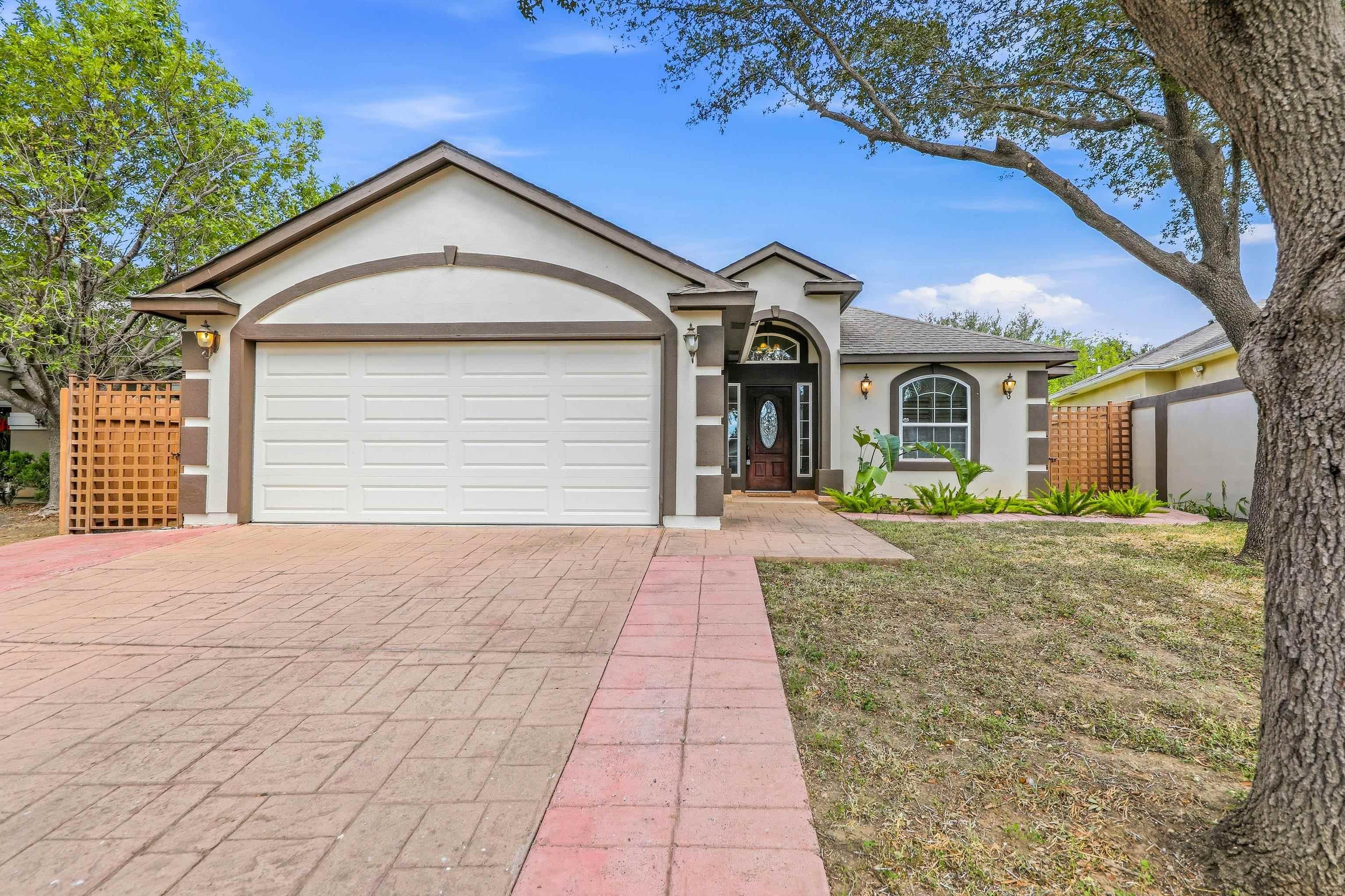 Quito Loop, Laredo, TX 78045