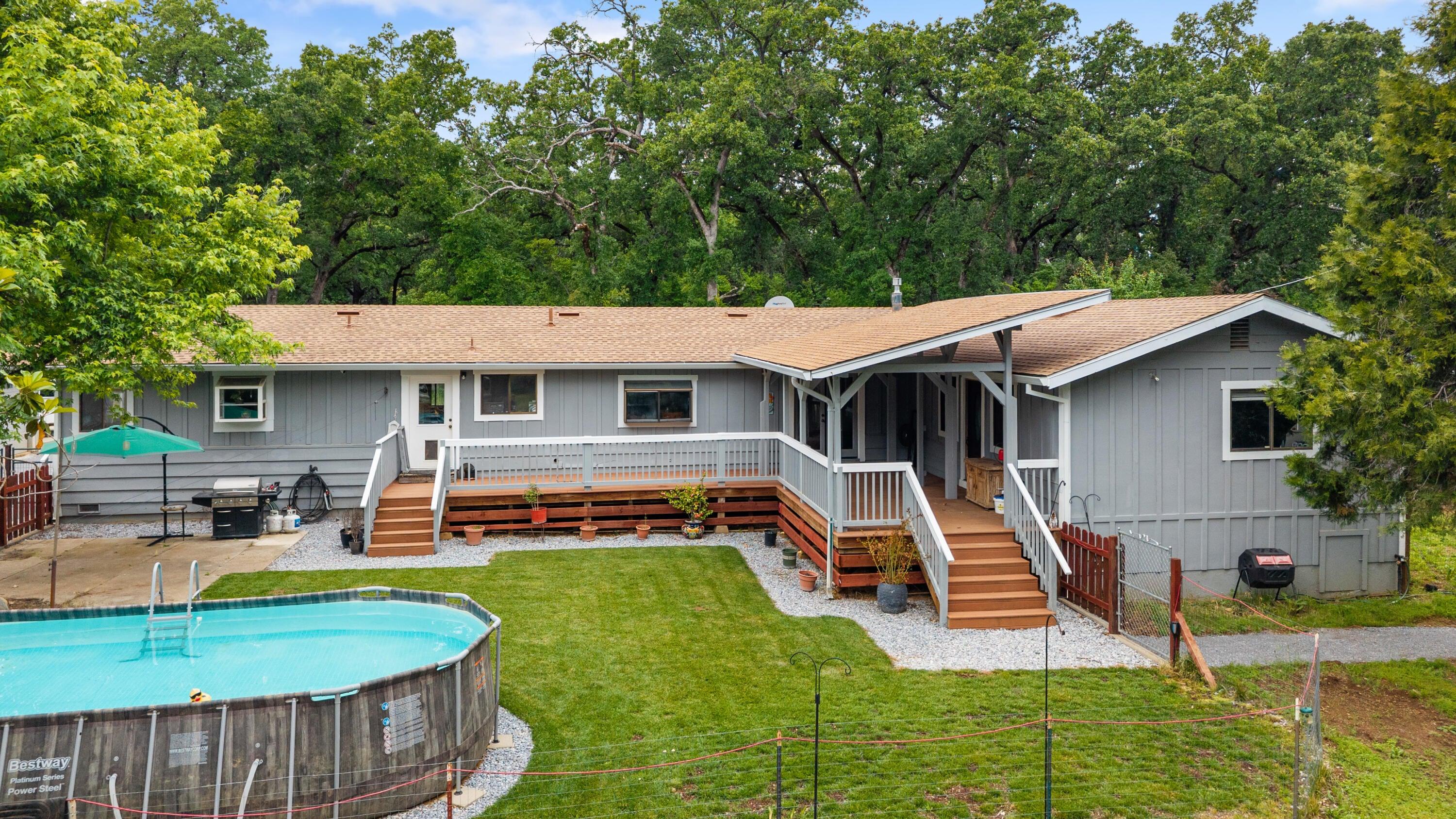 Harley Leighton Rd, Redding, CA 96003