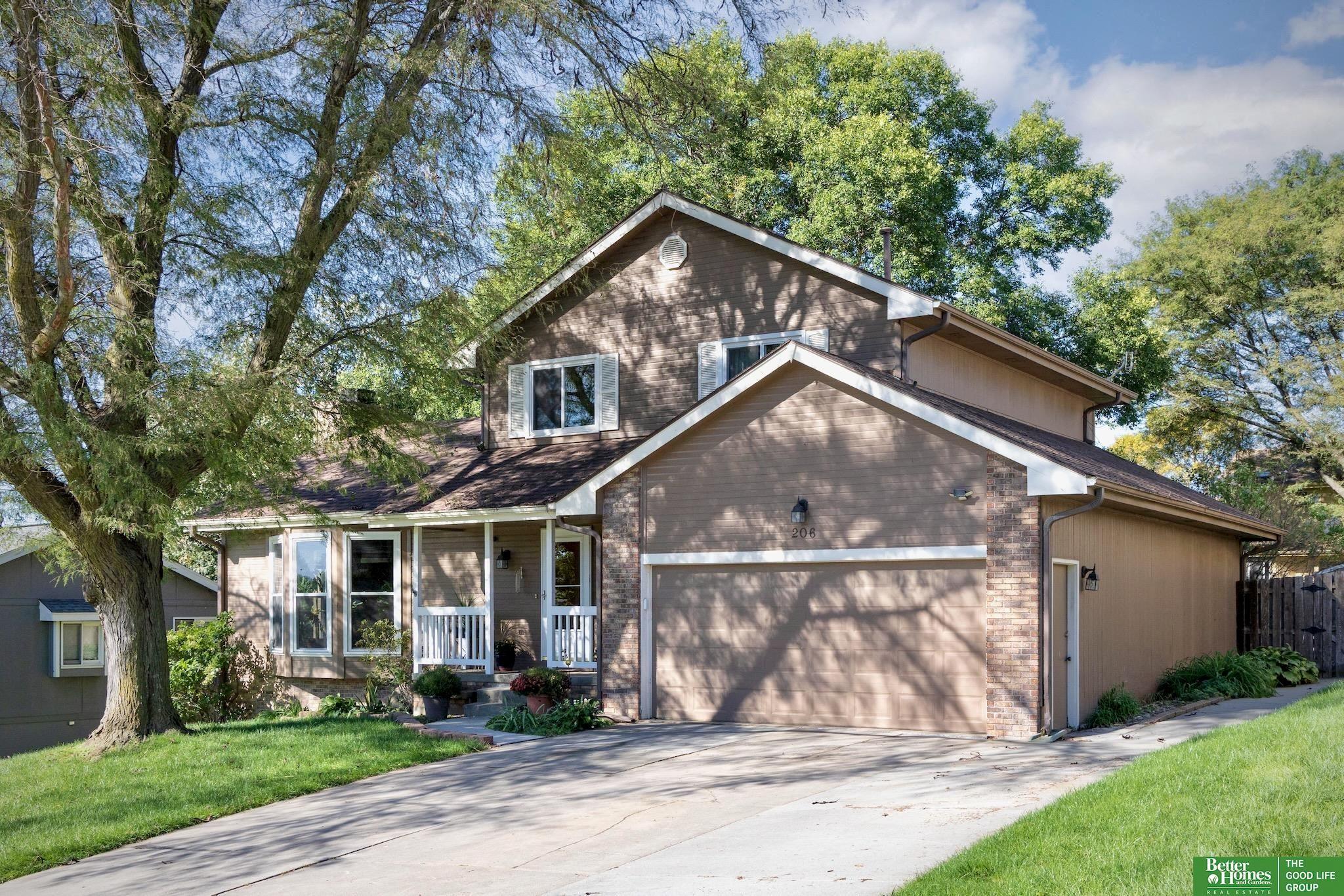 Summerset Dr, Papillion, NE 68133