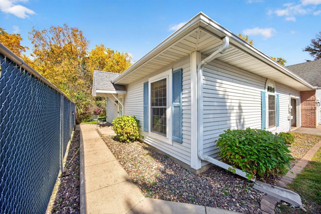 Cabernet Ln Nw, Rochester, MN 55901