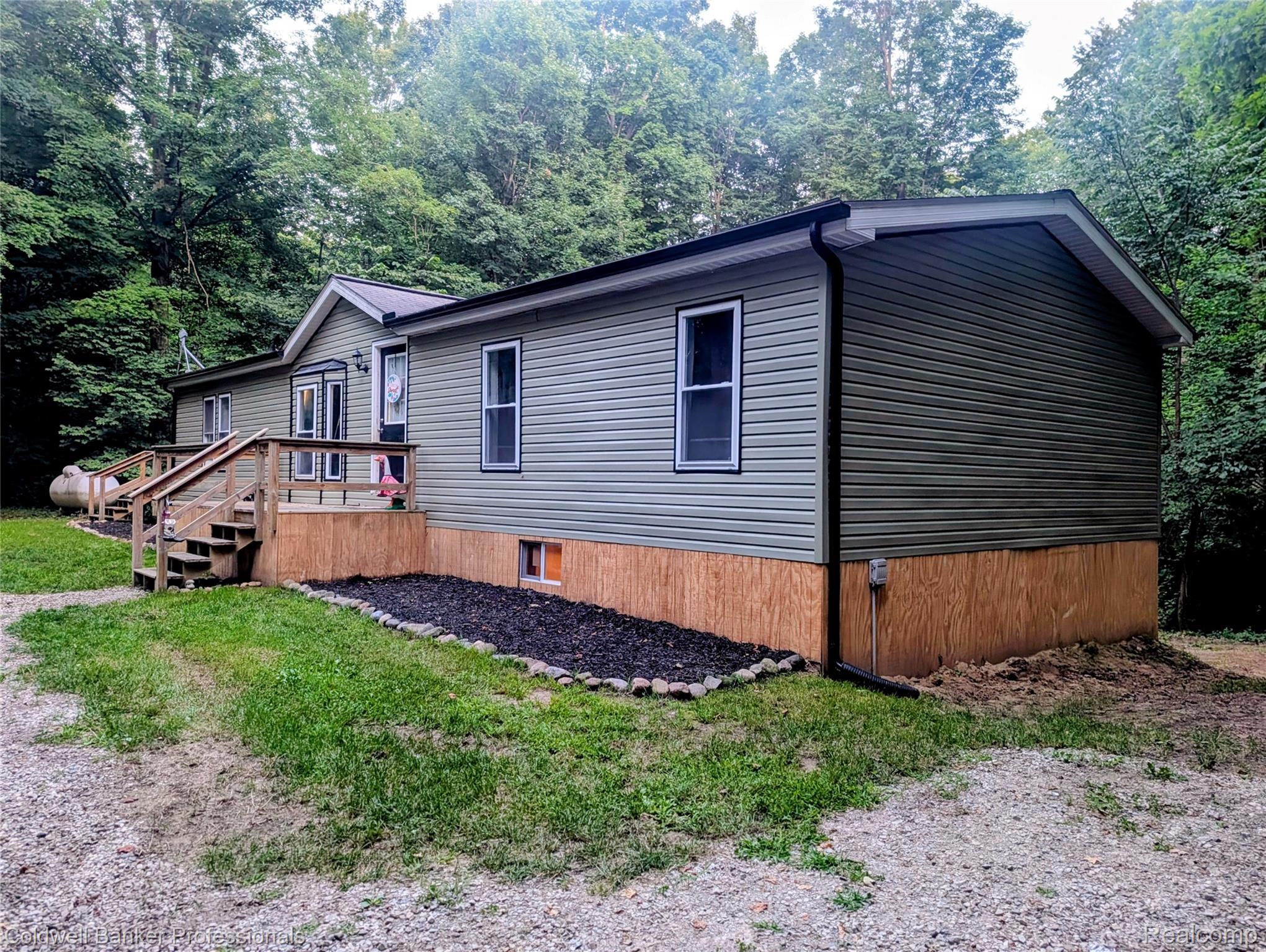 English Rd, Clifford, MI 48727